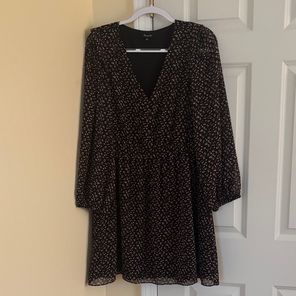 Madewell Black and Floral Patterned Long Sleeve Dress